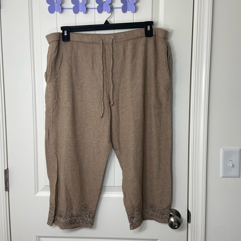 EUC White Stag women’s linen embroidered hem elastic drawstring waist crop pants